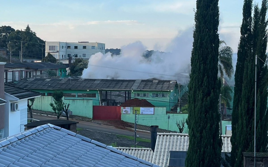 Fumaça em escola mobiliza Corpo de Bombeiros em Catanduvas